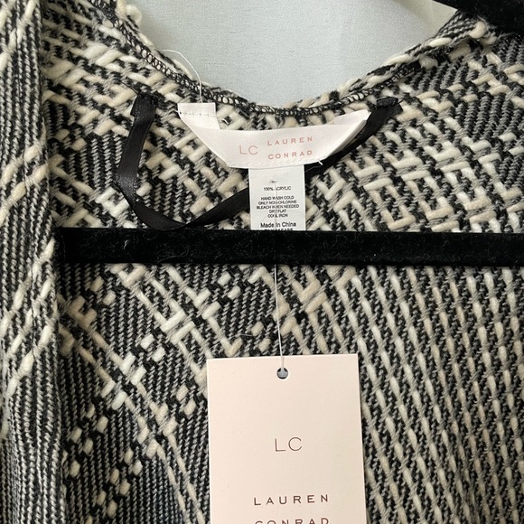 Brand new poncho/cover one size fits all - Picture 4 of 6